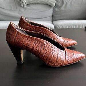 Vintage Brown Leather Upper Croc-Embossed Heels Size 8
